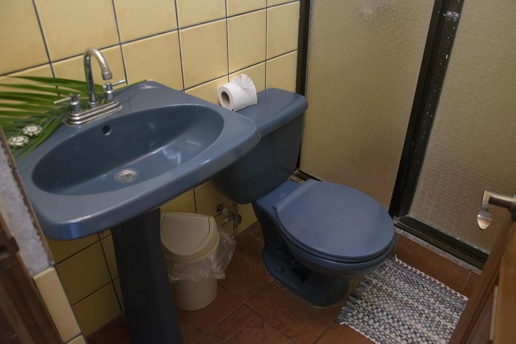 Pelican Beachfront Hotel エステリリョス・エステ エクステリア 写真