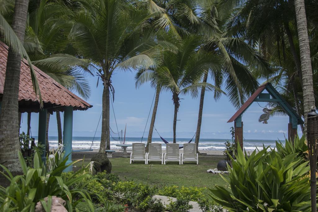 Pelican Beachfront Hotel エステリリョス・エステ エクステリア 写真