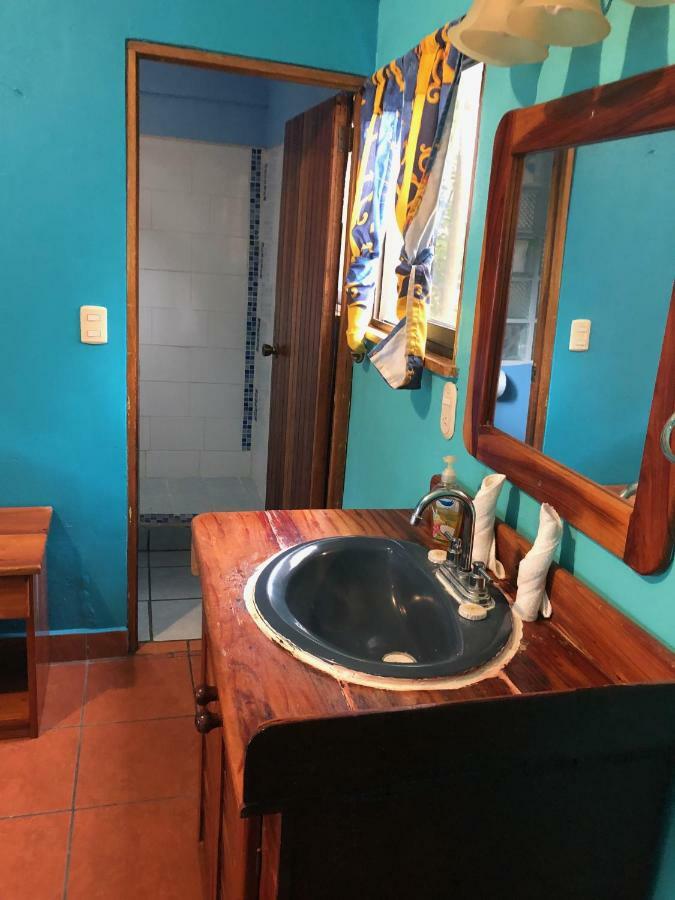 Pelican Beachfront Hotel エステリリョス・エステ エクステリア 写真