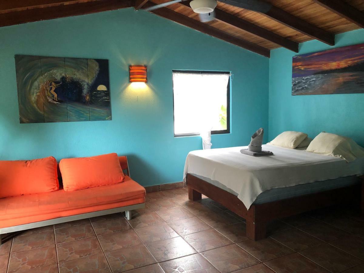 Pelican Beachfront Hotel エステリリョス・エステ エクステリア 写真